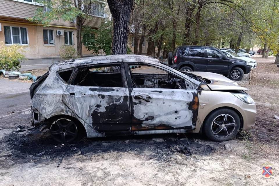 В Волжском возбудили дело после поджога автомобиля