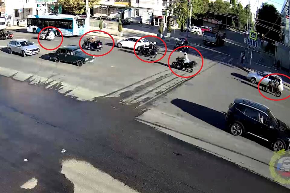 В Волгограде колонна наглых байкеров перекрыла дорогу