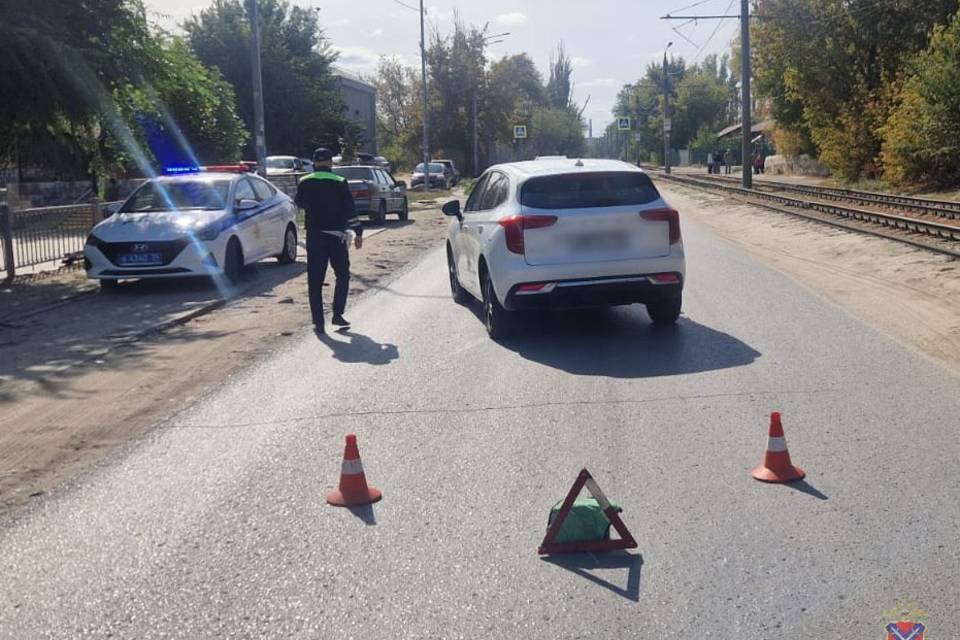Кроссовер сбил пешехода в Волгограде