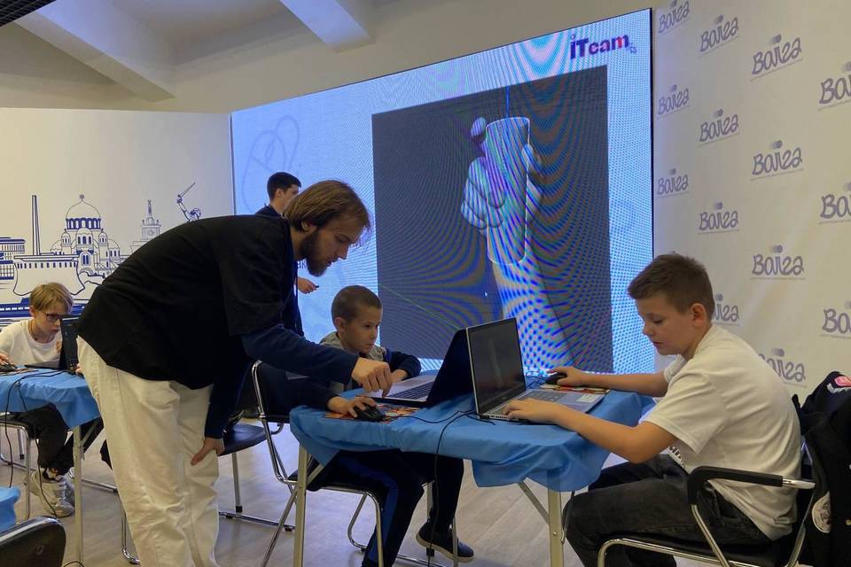 Волгоградские школьники создали 3D-модели вечного огня на IT-заряде