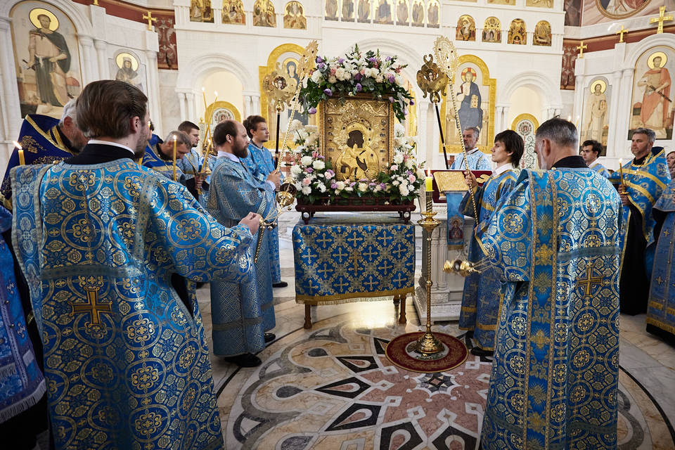 В Волгоград привезли Феодоровскую икону Божией Матери