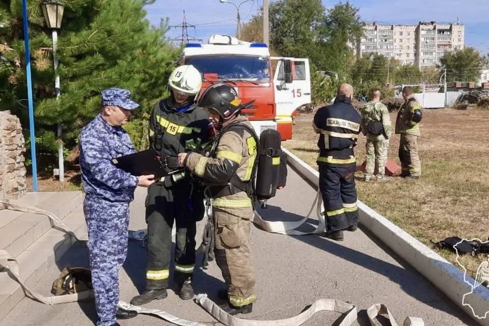ОМОН и МЧС провели совместную тренировку в Волгограде