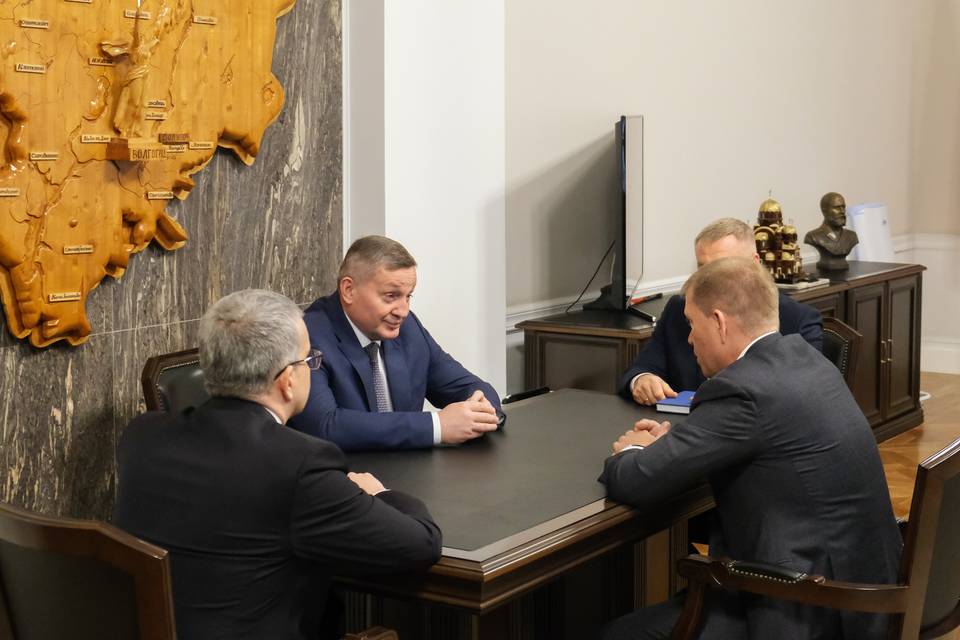 Бочаров и Лопатин провели рабочую встречу в Волгограде