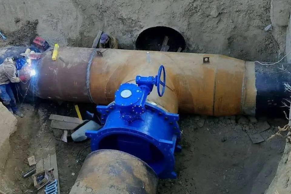 Новый участок магистрального водовода подключили в центре Волгограда