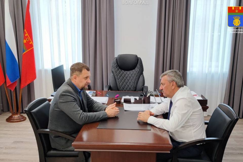 Глава Волгограда Владимир Марченко провел встречу с участником проекта «Сталинградский призыв»