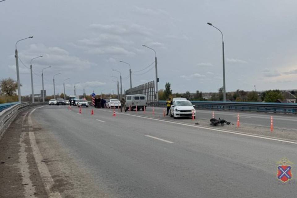 КамАЗ и Kia Rio столкнулись в Советском районе Волгограда
