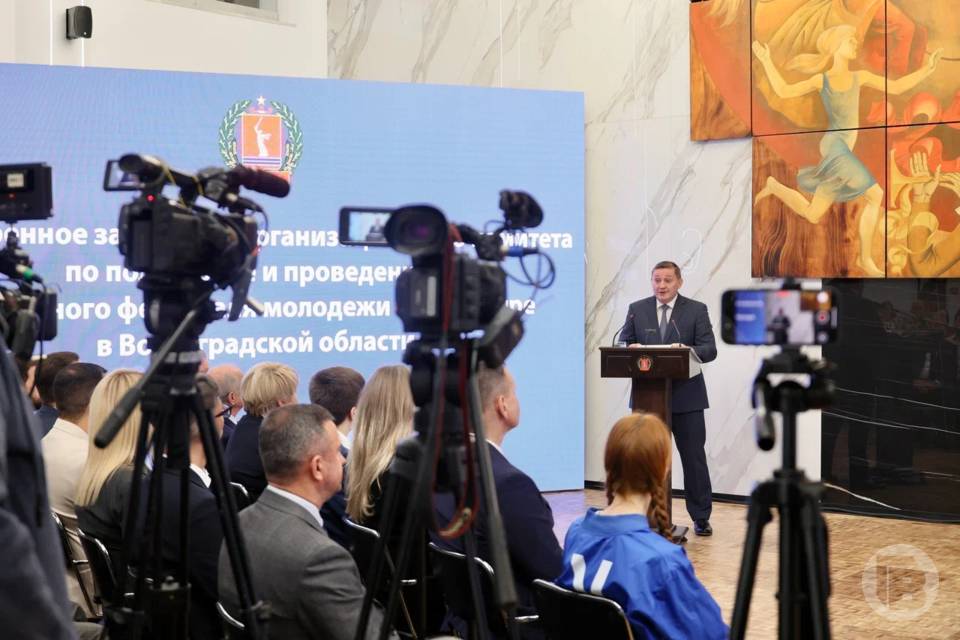 Какие решения приняты на встрече Бочарова с волгоградской молодежью