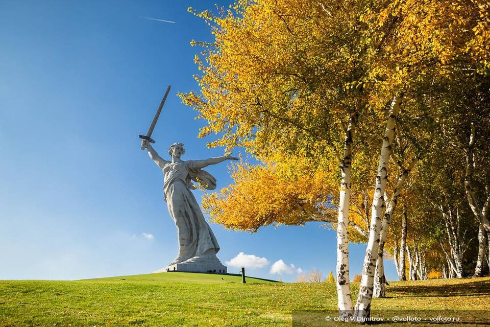 Волгоград постепенно прощается с октябрем: смотрим на золотой город