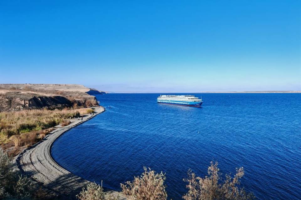 Пассажиры лайнера «Россия» смогли прогуляться по «Щербаковскому» парку Волгоградской области