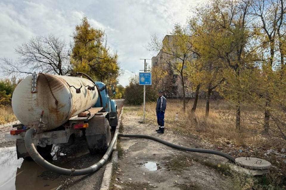 Двое камышан сливали отходы с ассенизаторов в канализацию
