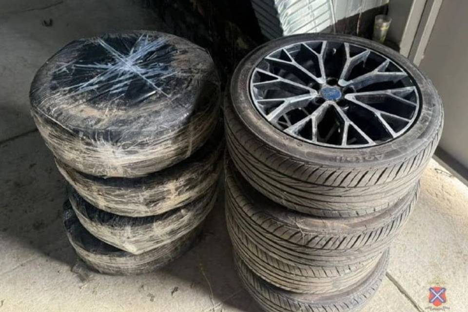 Под Волгоградом задержали двух 17-летних воров колес