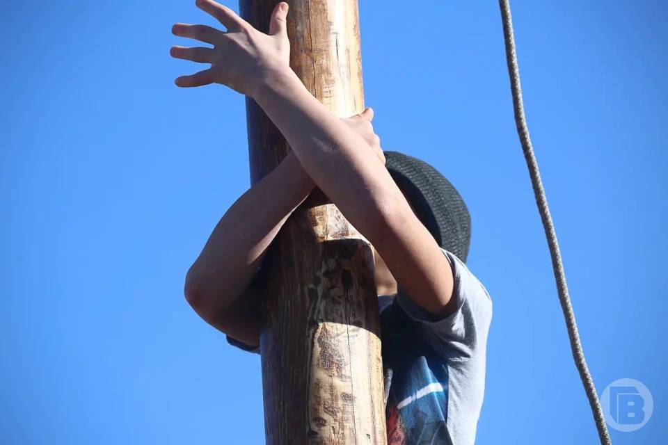 Что делать, если нашли потерявшегося чужого ребенка, рассказали волгоградцам