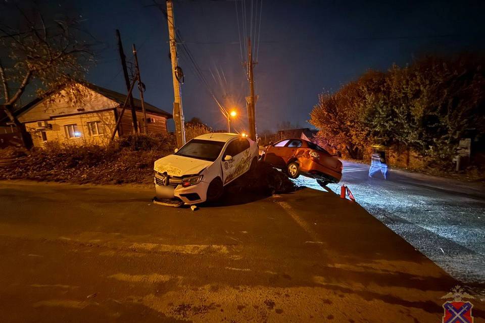 Водителя «Киа Рио» увезли в больницу после аварии на юге Волгограда