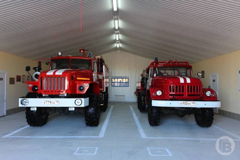 Мощный пожар тушили под Волгоградом