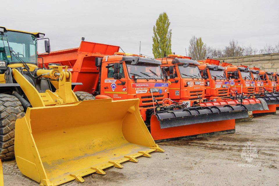 Готовность спецтехники к работе в зимний период проверили в Волгограде