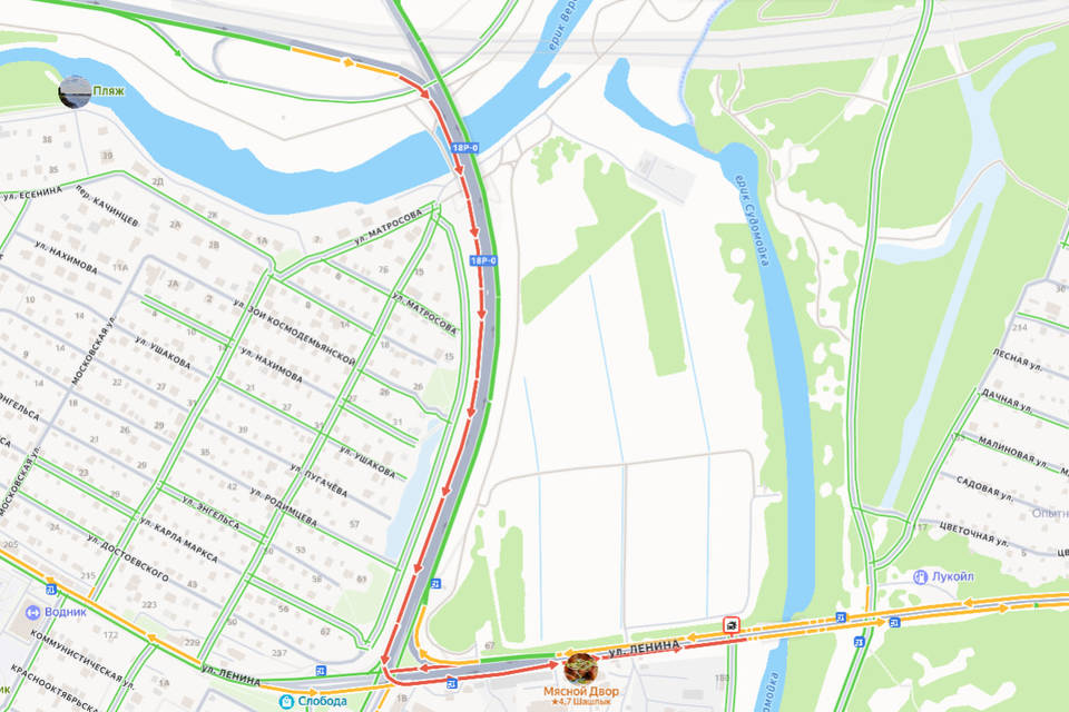 Серьезная пробка сковала танцующий мост в Волгограде