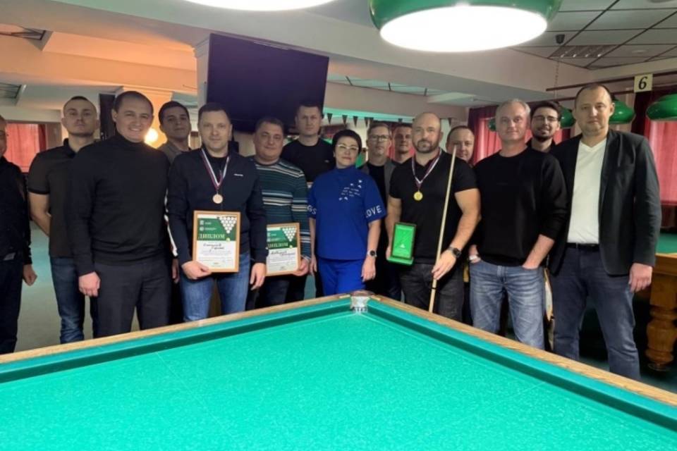 Судьи Волгограда провели первый турнир по бильярду «Пирамида»