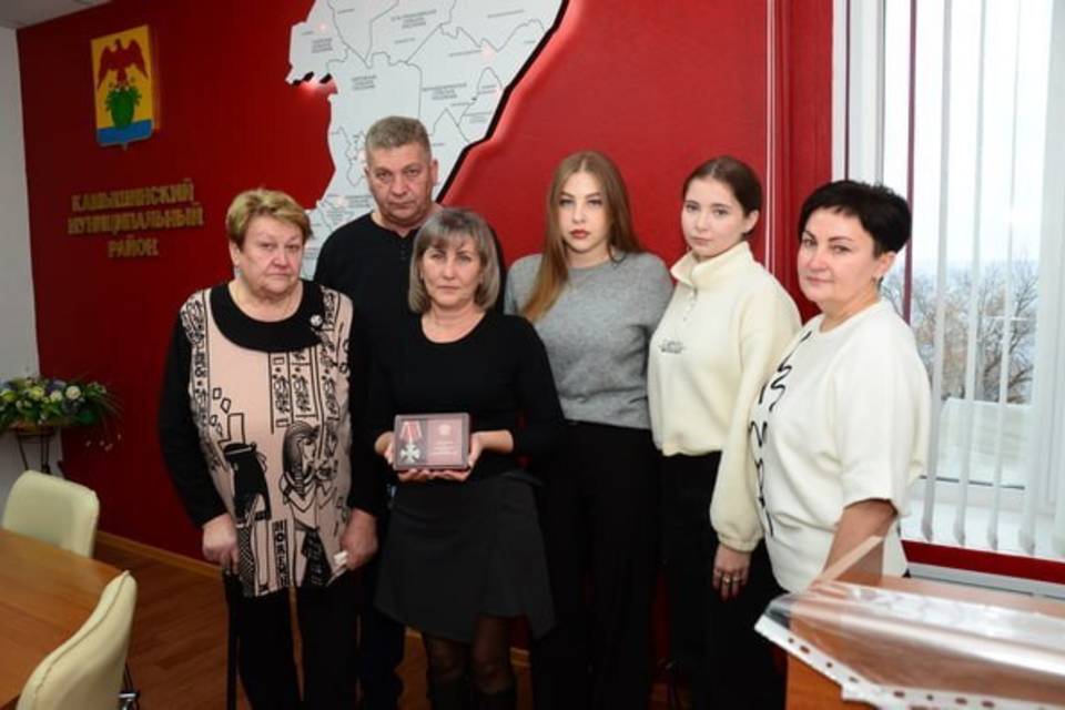 Семьям погибших на СВО передали госнаграды под Волгоградом