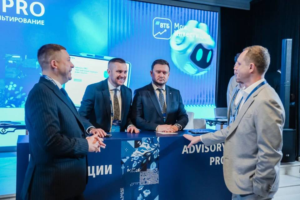 ВТБ: к концу 2025 года доллар может стабилизироваться до 82 рублей