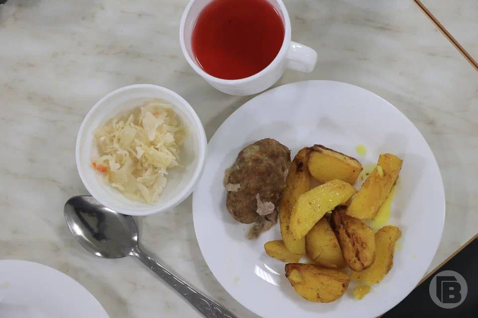 Торговые аппараты могут появиться в волгоградских школах