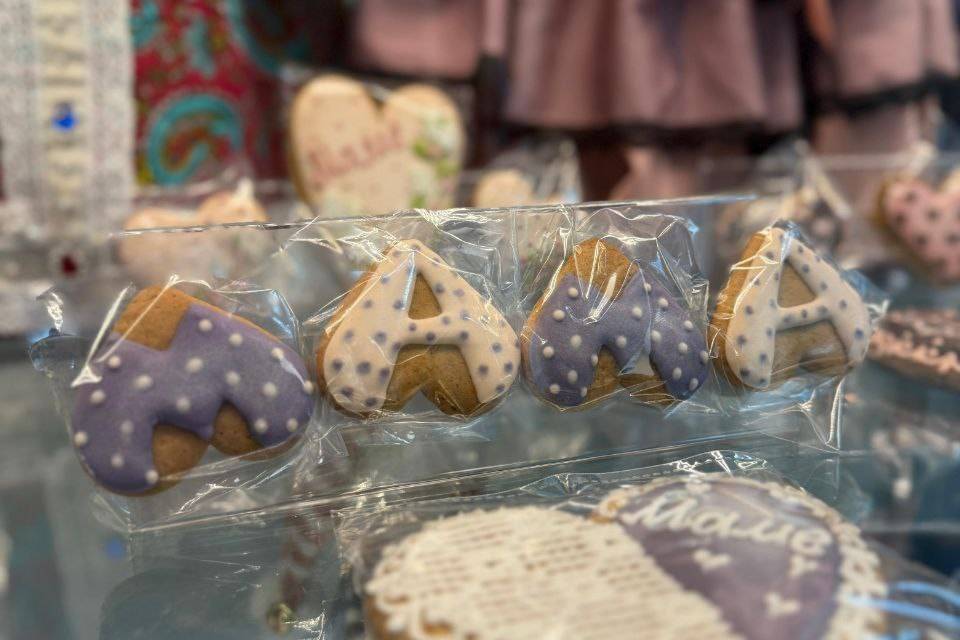 В Волгограде ко Дню матери устроили выставку авторских пряников