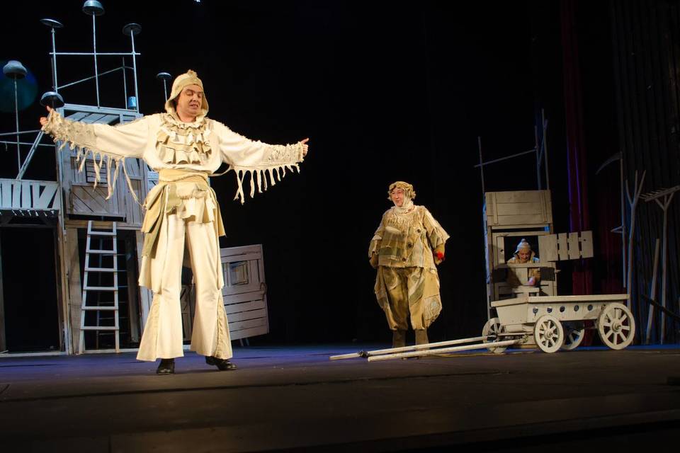 Волгоградский ТЮЗ представит обновленную постановку «Очень простая история»