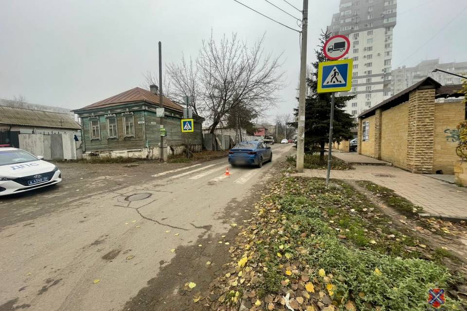 В Волгограде на Кузнецкой водитель Kia сбил человека на переходе