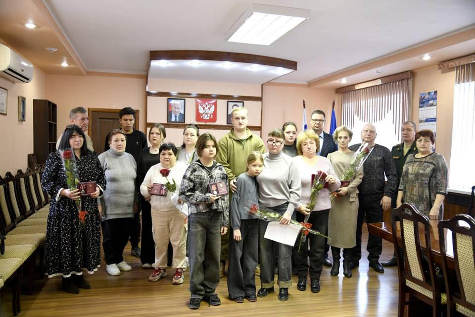 Семьям погибших на СВО передали госнаграды в Михайловке