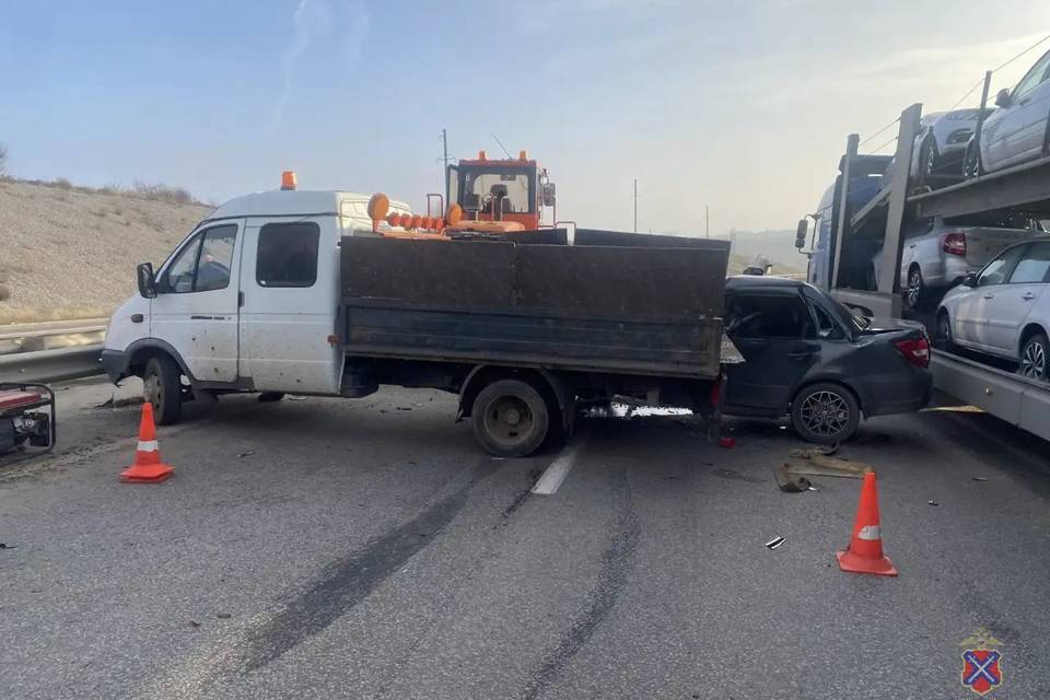 Водитель погиб в ДТП с фургоном под Волгоградом