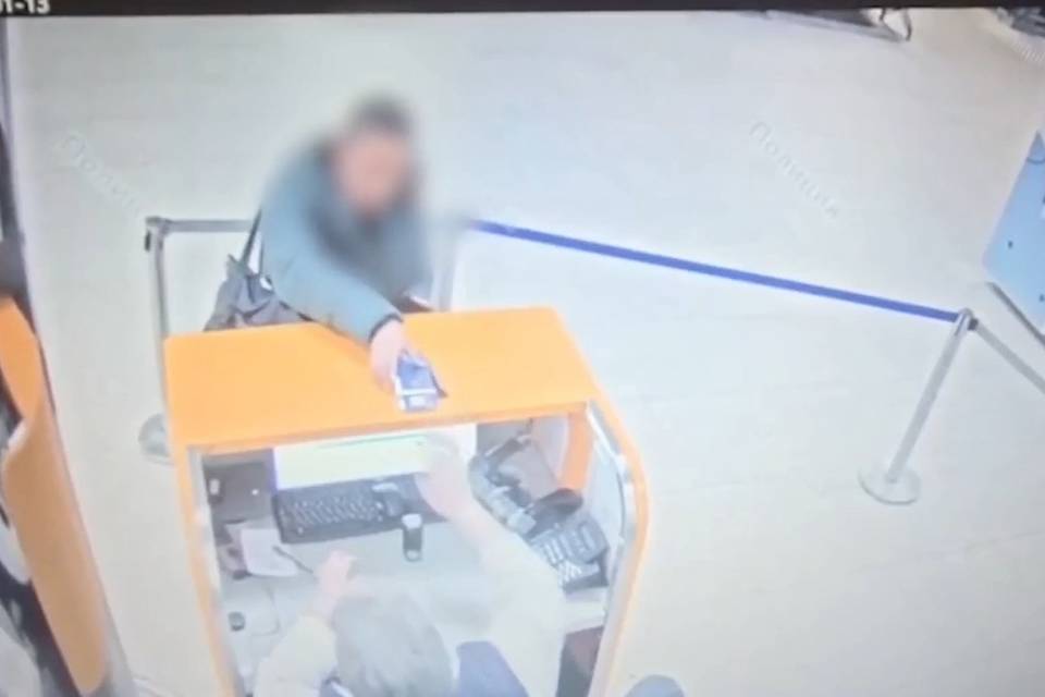 В Волгограде задержали курьера мошенников, похитивших у пенсионеров почти 60 млн рублей