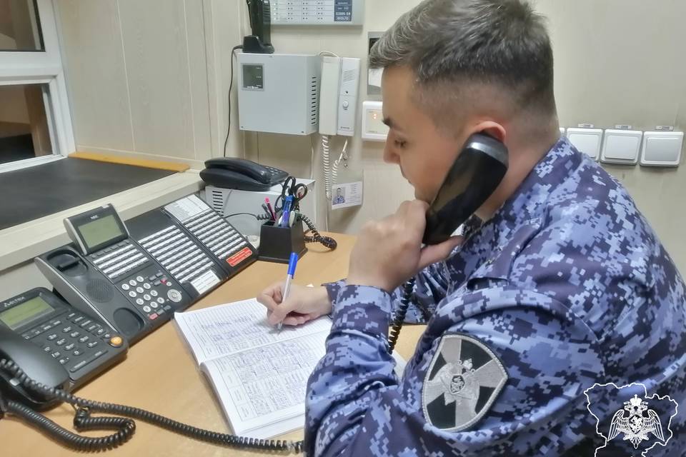 Камышанка украла у подруги карту и обналичила 35 тысяч рублей