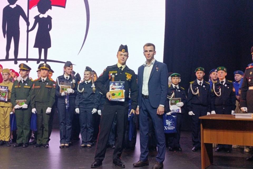 Волгоградские кадеты отличились на смотре строя и песни в Москве