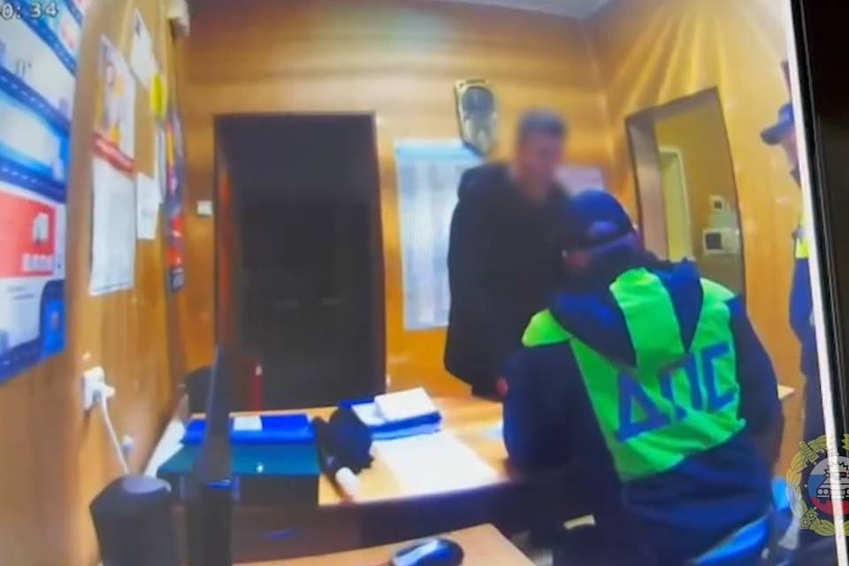 Под Волгоградом иностранец пытался дать взятку полицейскому