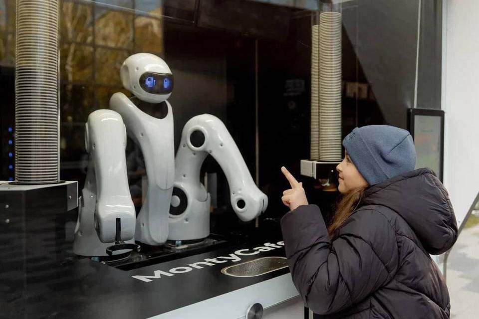 В Волжском может появиться первый робот-бариста