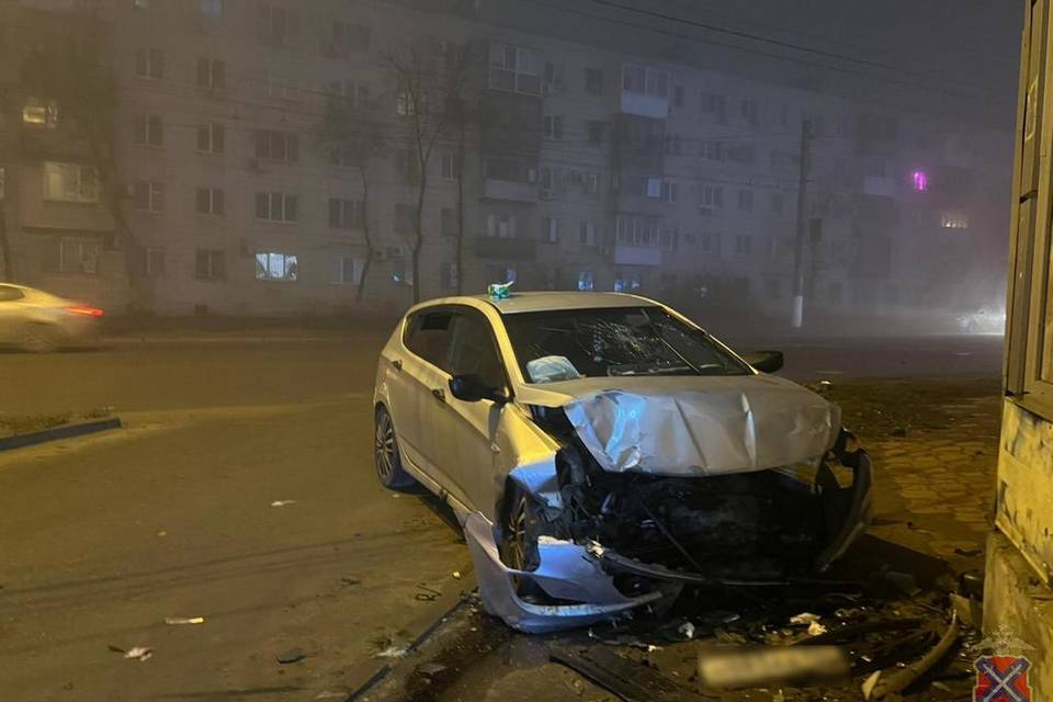Двое подростков и двое взрослых разбились в ДТП в Волгограде