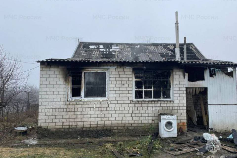 Под Волгоградом мужчина и женщина погибли при пожаре