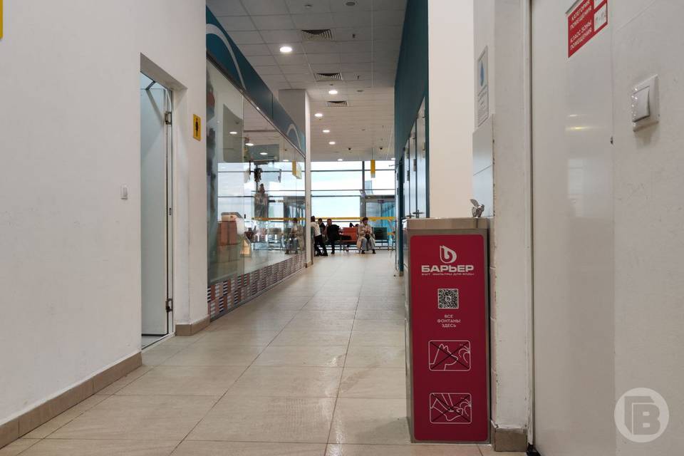 В аэропорту Волгограда появились фонтанчики: вода проходит тройную очистку