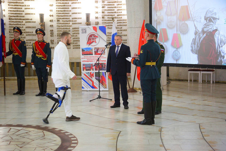 В Волгограде бойцов наградили за мужество, храбрость и отвагу