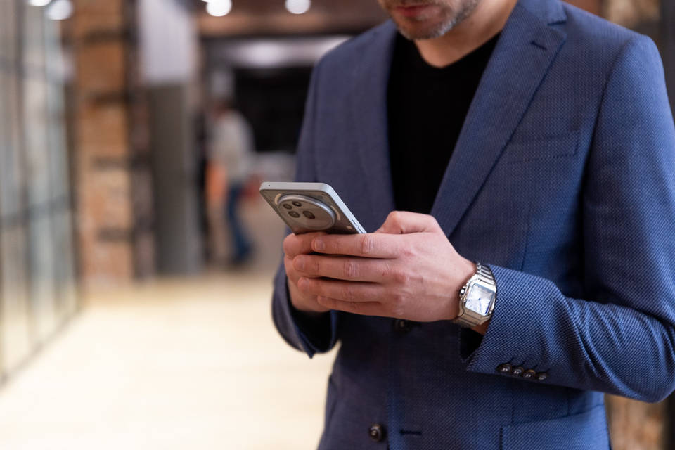 Эксперт рассказал, почему не всегда стоит включать режим энергосбережения на телефоне