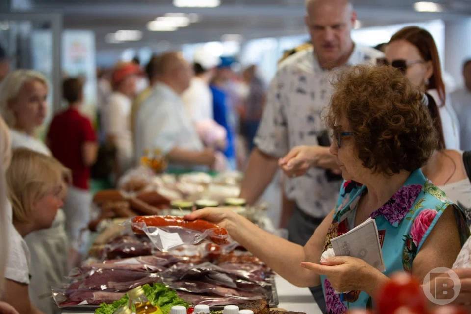 Мясные деликатесы, сыр и мед купят волгоградцы на предновогодней ярмарке