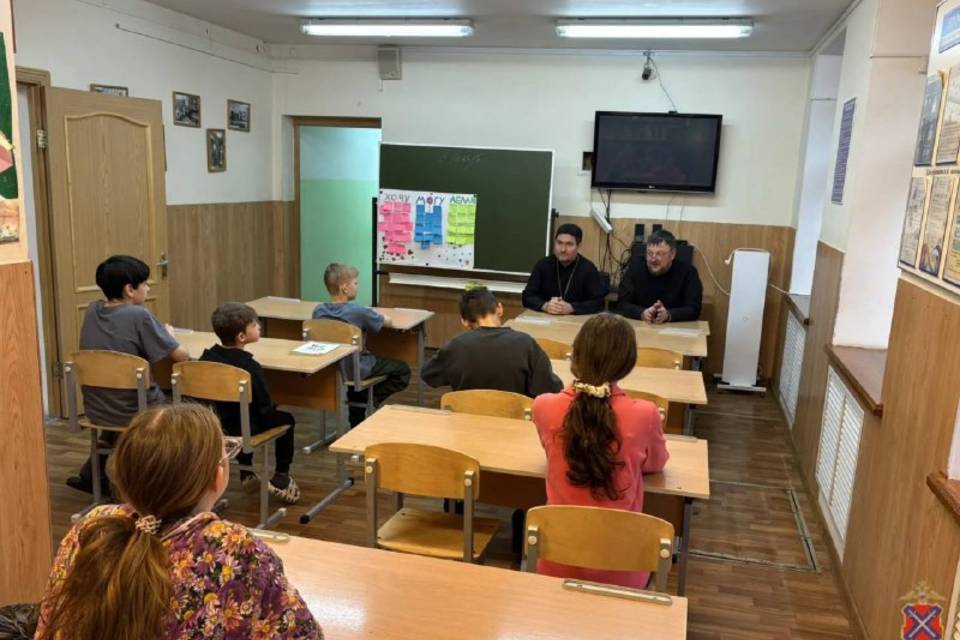 Волгоградские представители РПЦ провели беседу с малолетними правонарушителями