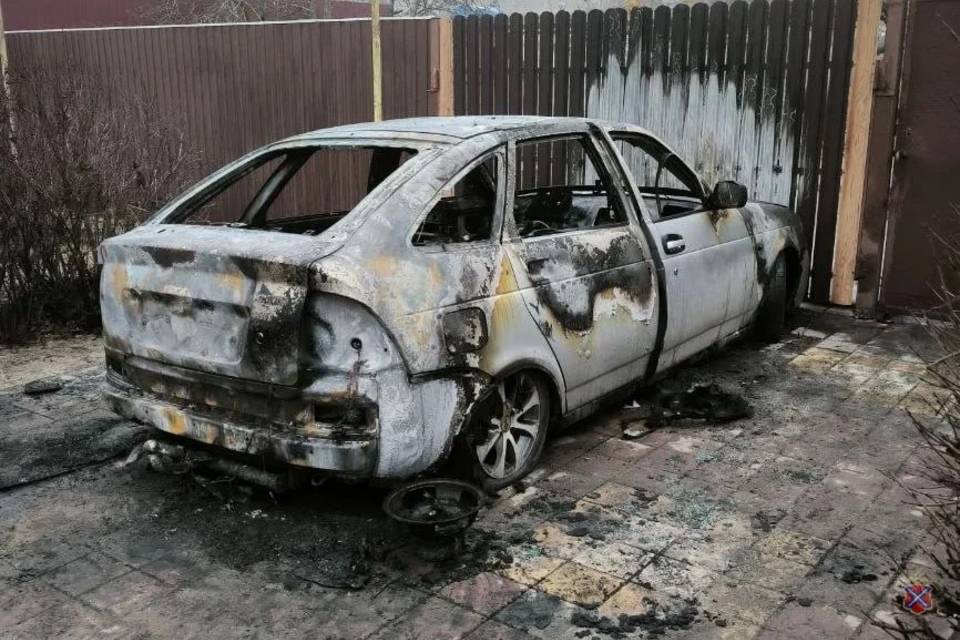 Под Волгоградом задержали ночного поджигателя «Лады Приоры»