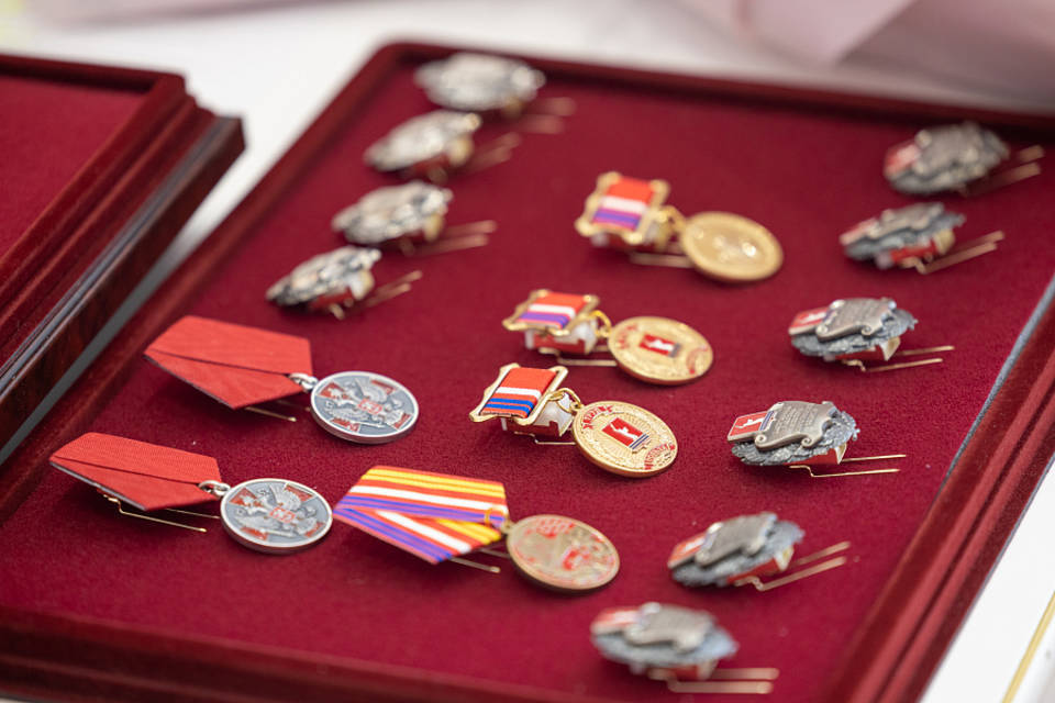 Владимир Путин отметил государственными наградами 10 волгоградцев