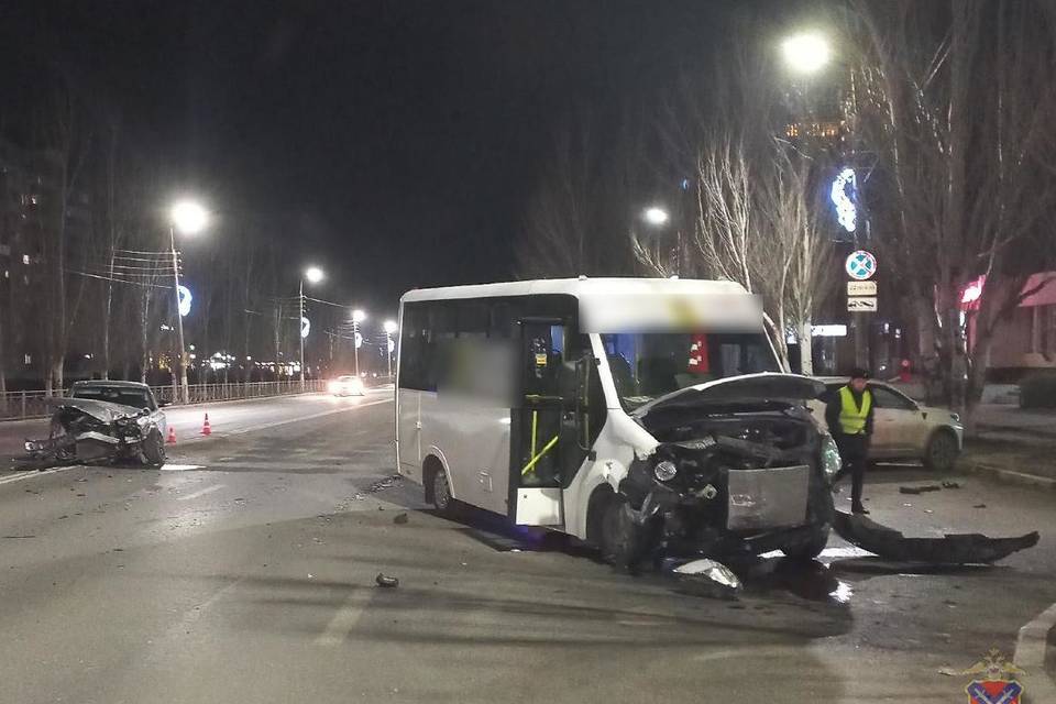 14-летняя пассажирка автобуса пострадала в ДТП под Волгоградом