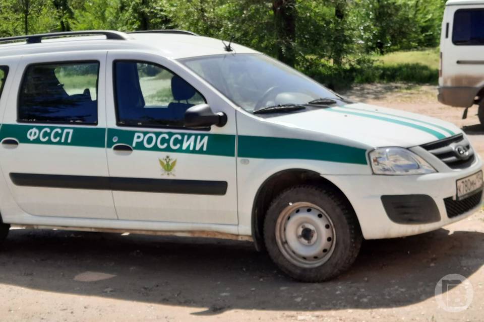 Иномарку волгоградца продадут за 74 неоплаченных штрафа ГАИ