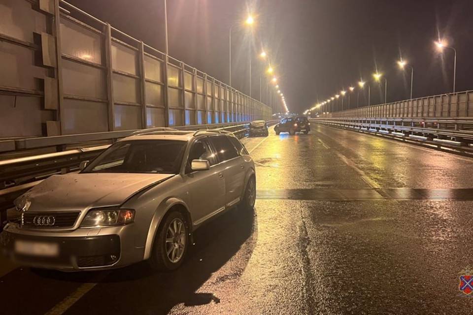 Массовое ДТП с тремя машинами произошло в Среднеахтубинском районе