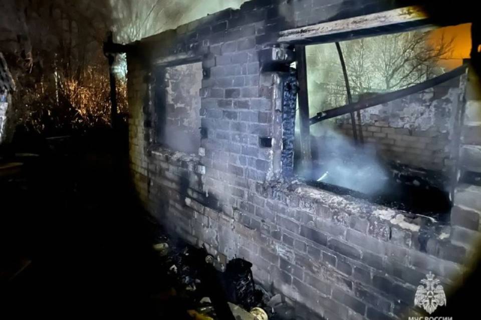 Под Волгоградом из-за обогревателя сгорел дом