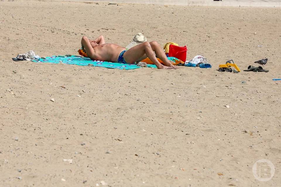 Моржи из Волгоградской области позвали Снегурочек и Дедов Морозов