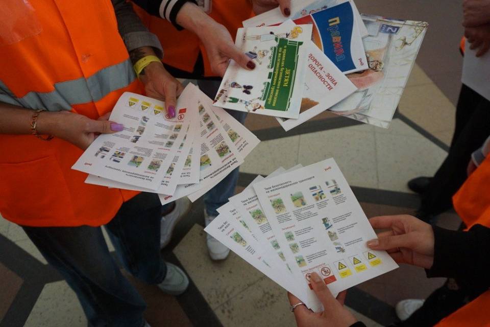 Как вести себя вблизи железной дороги, напомнили волгоградцам