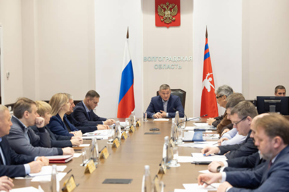 Губернатор Бочаров провел рабочее совещание 27 декабря